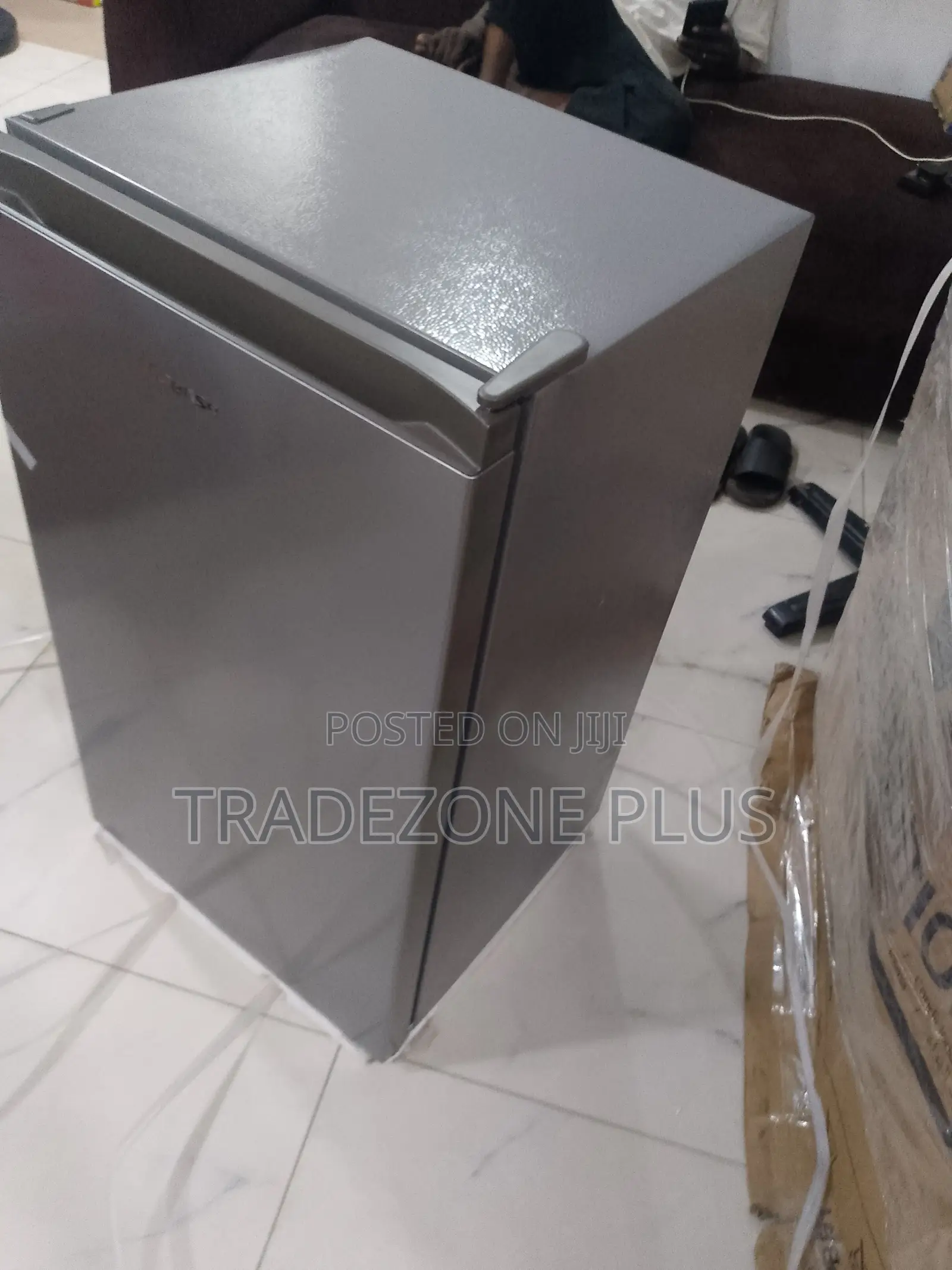 Hisense 90L Fridge – Compact Cooling for Everyday Needs