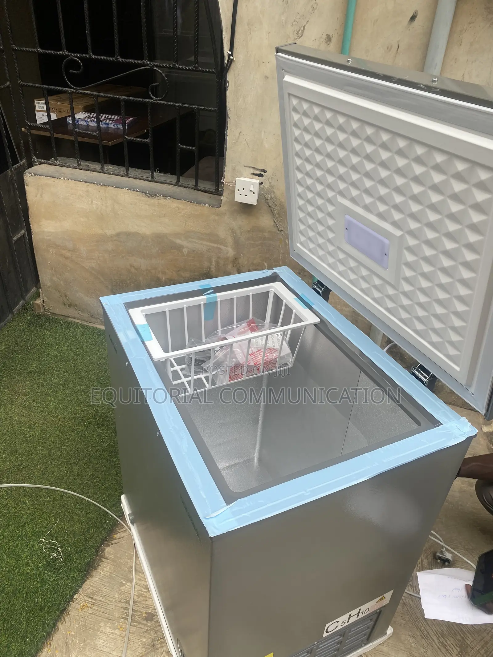 AEON Chest Freezer for Beverage Storage ACF150GK 150L