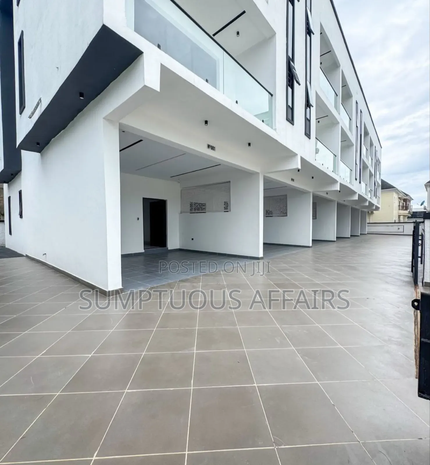 4bdrm Townhouse/Terrace in Chevron, Idado for sale