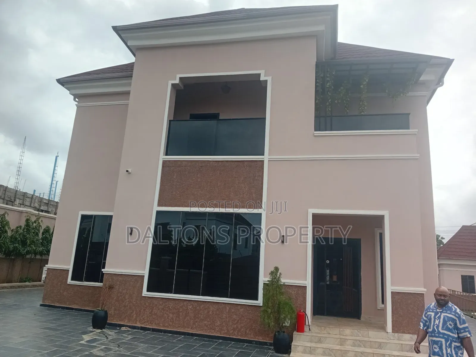6bdrm Duplex in Elite Estate, Kuchigoro for sale