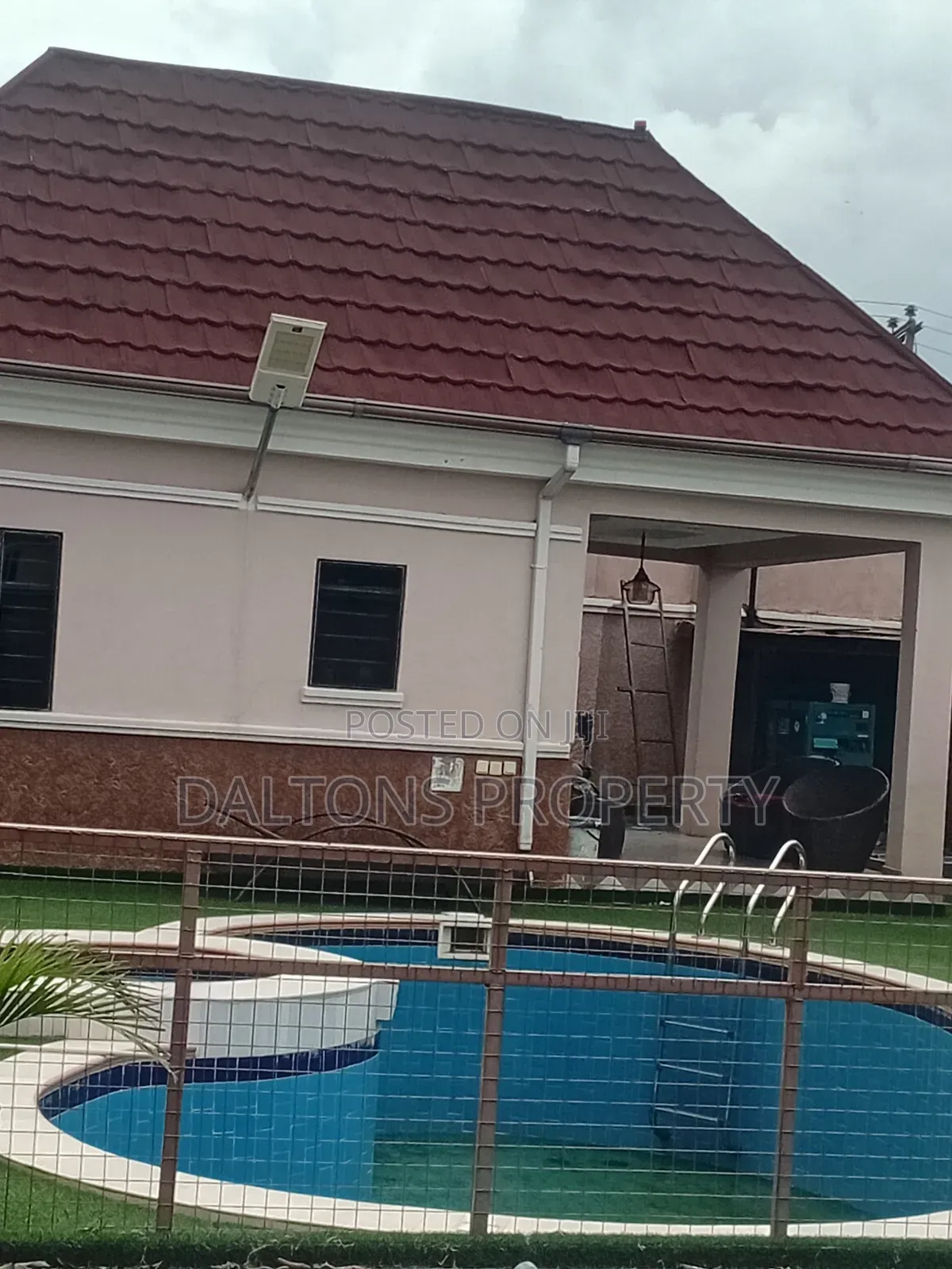 6bdrm Duplex in Elite Estate, Kuchigoro for sale