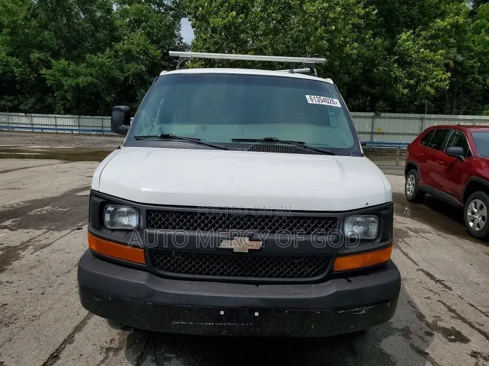 Chevrolet 3500 2014 White