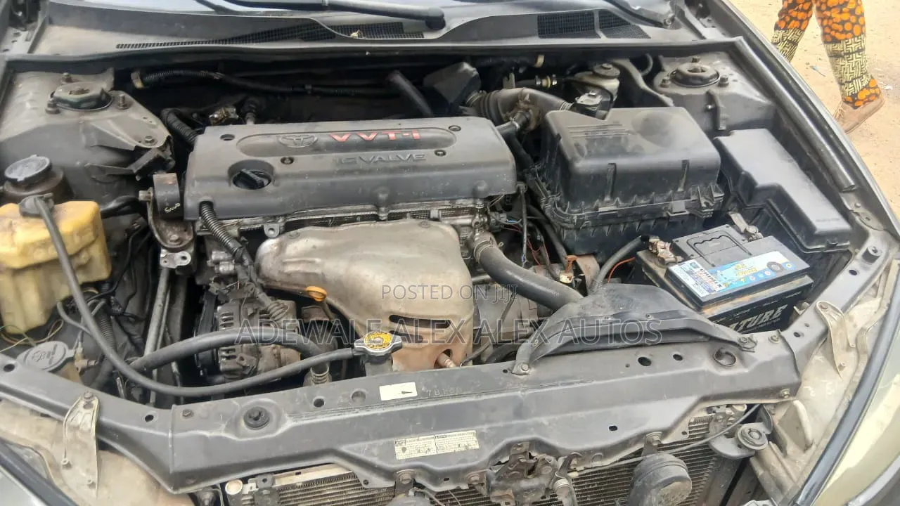 Toyota Camry 2004 Gray