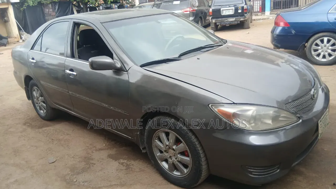 Toyota Camry 2004 Gray