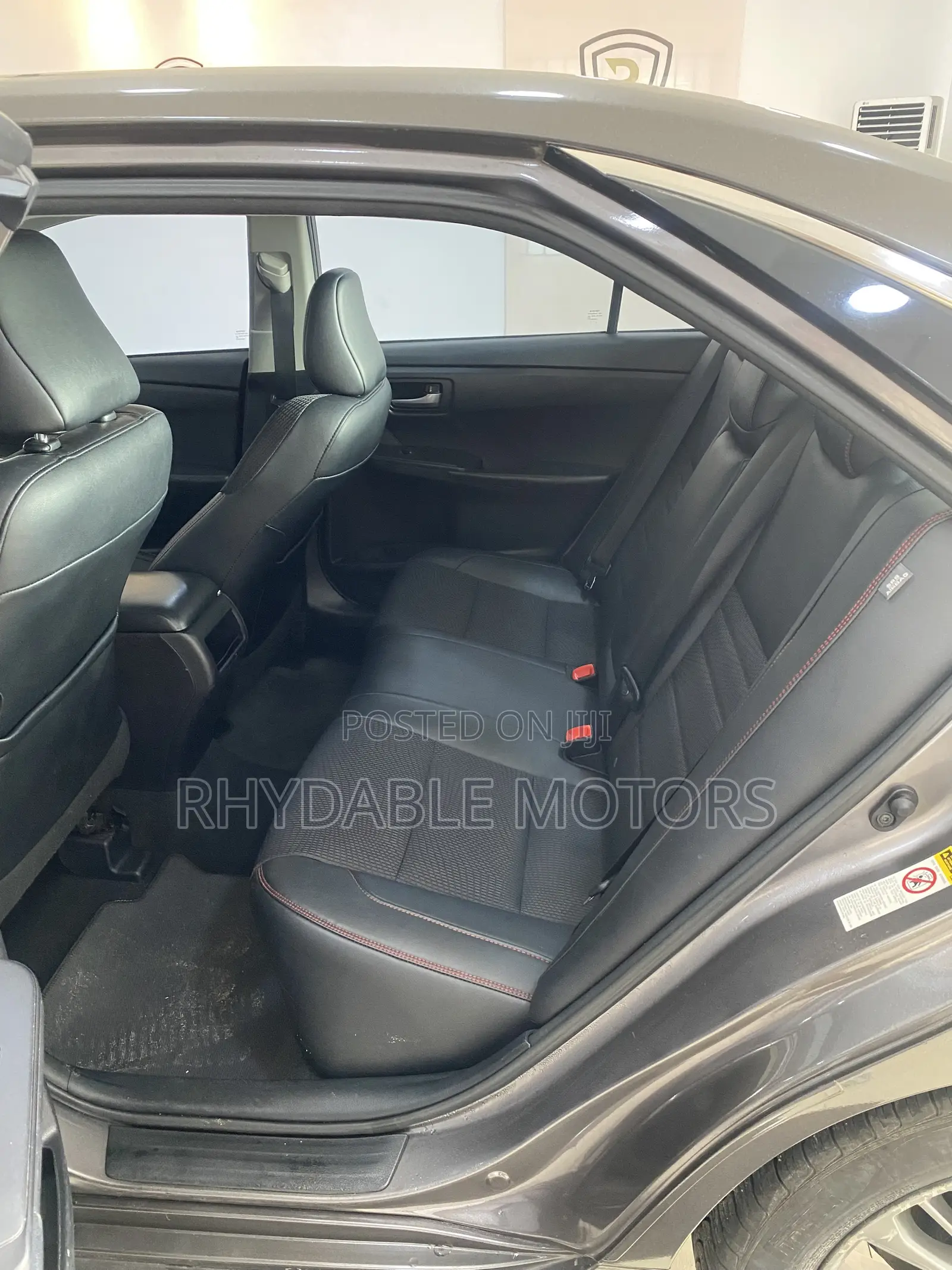 Toyota Camry SE 4dr Sedan (2.5L 4cyl 6A) 2016 Gray