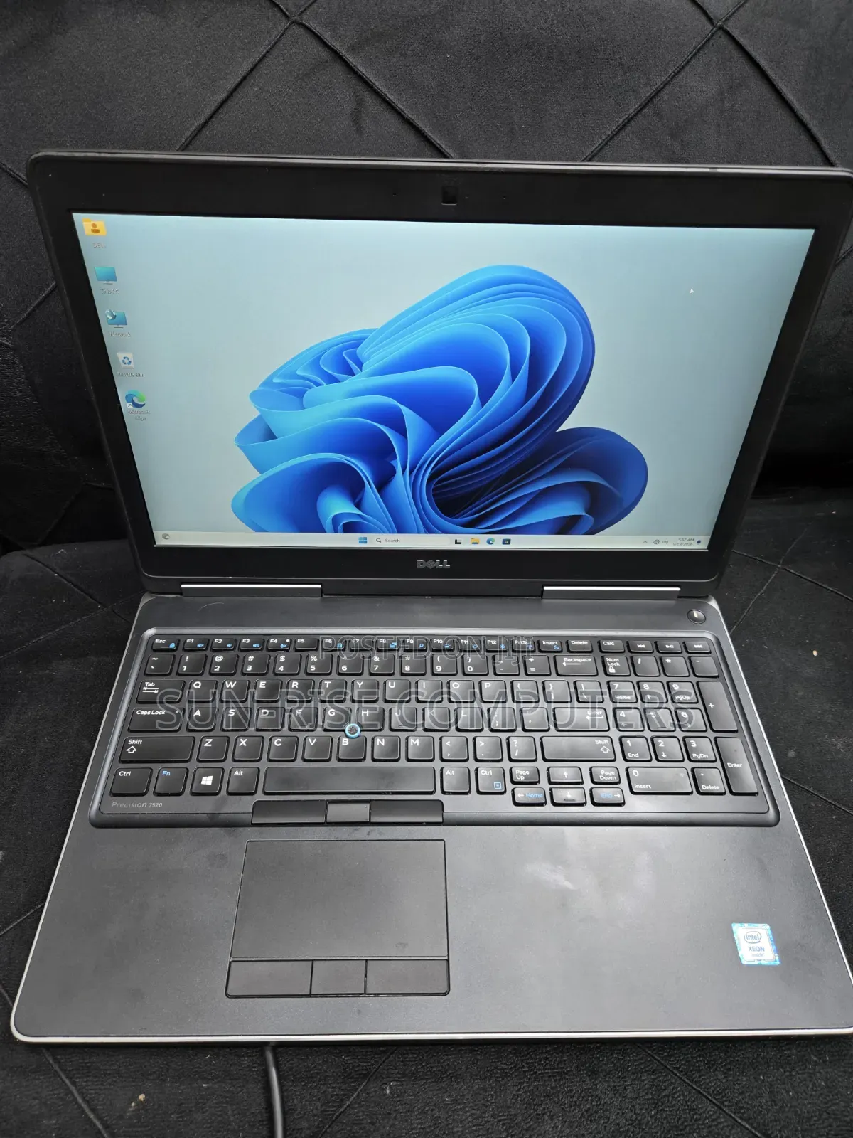 Laptop Dell Precision 7520 16GB Intel Xeon SSD 256GB