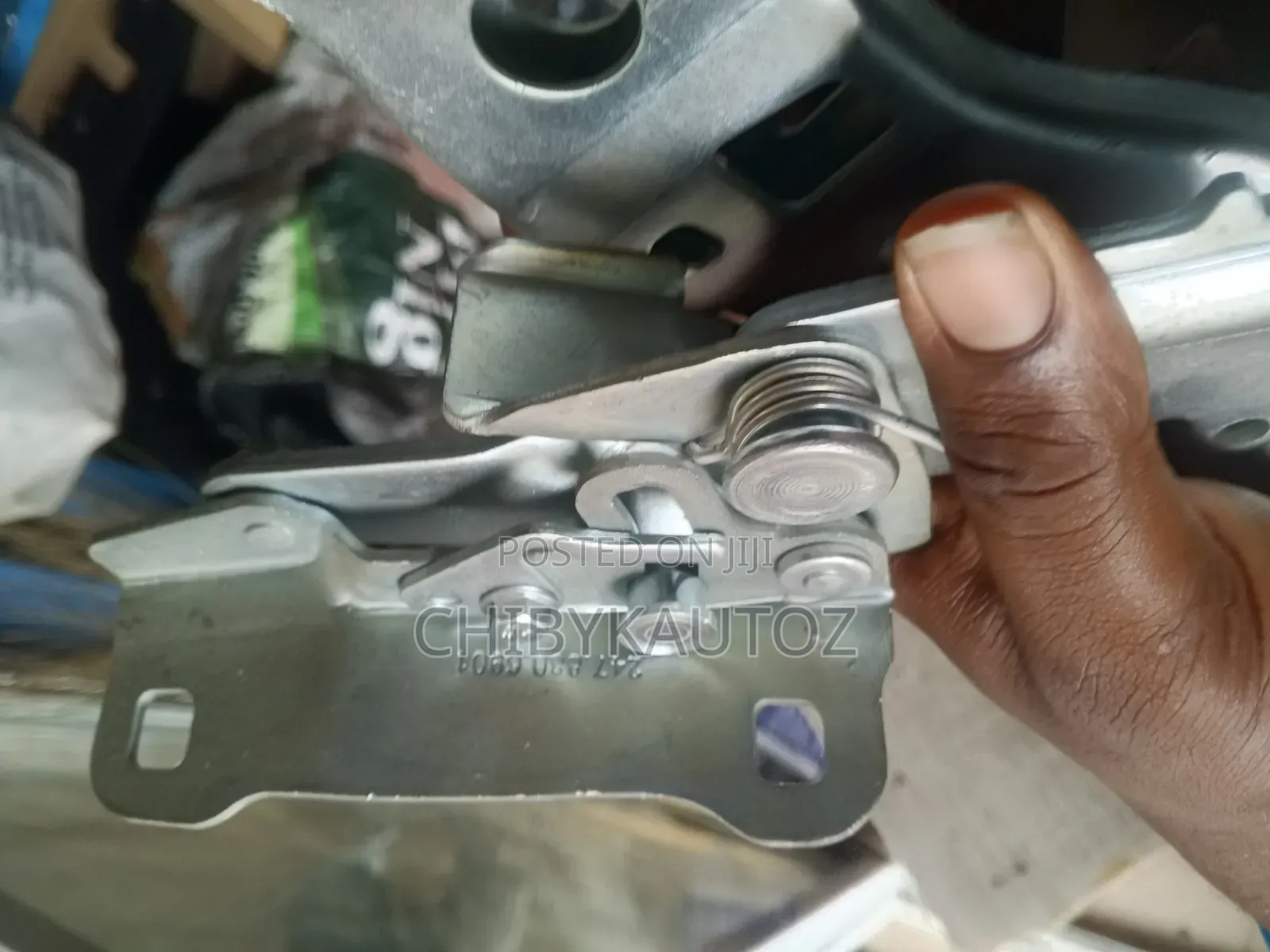 Bonnet Hanger for GLA 247 Set