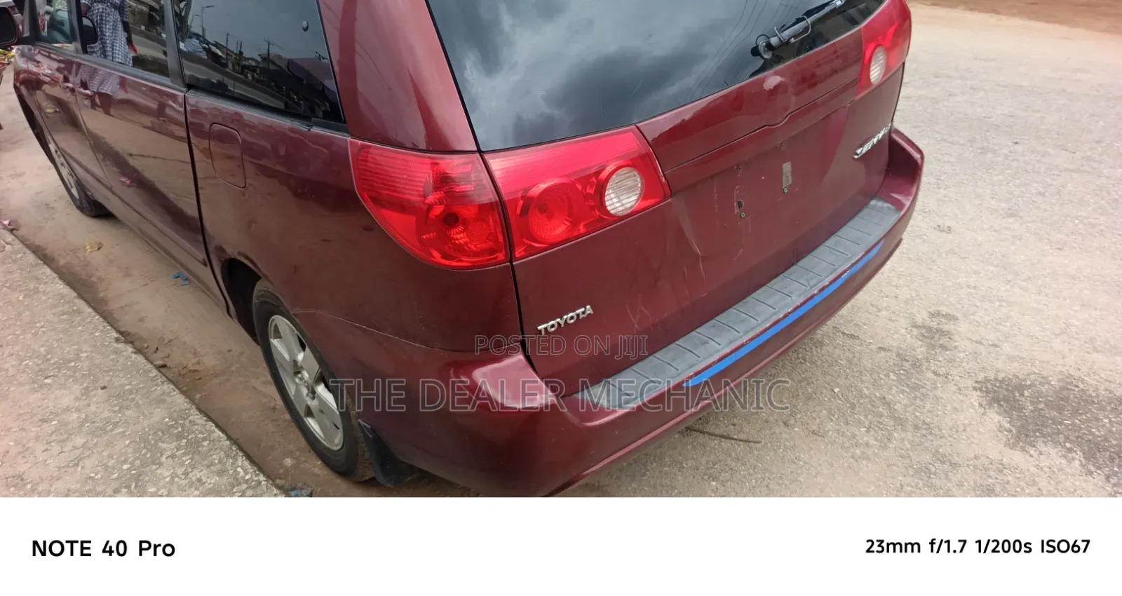 Toyota Sienna 2009 Red