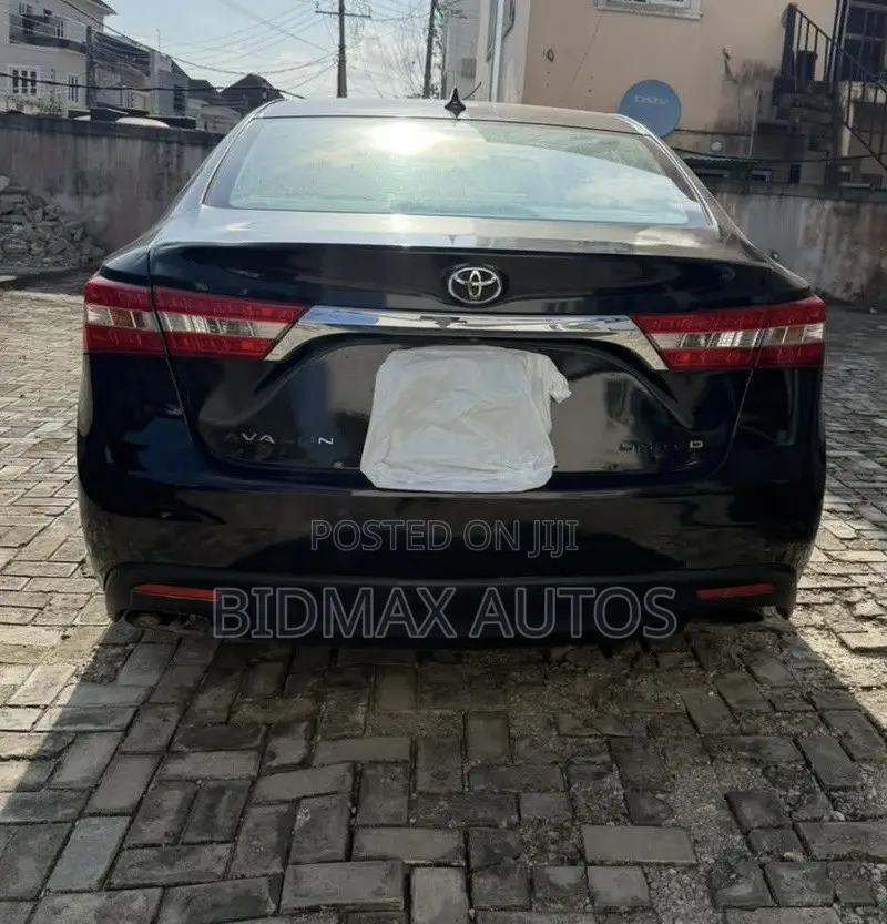 Toyota Avalon Limited Sedan FWD (3.5L 6cyl 6A) 2013 Black