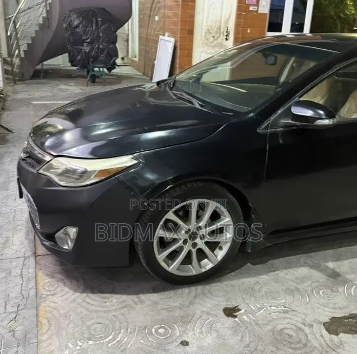 Toyota Avalon Limited Sedan FWD (3.5L 6cyl 6A) 2013 Black