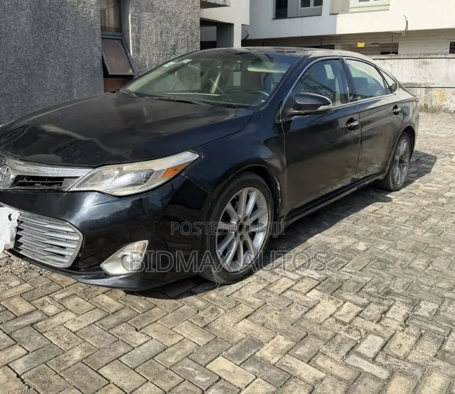 Toyota Avalon Limited Sedan FWD (3.5L 6cyl 6A) 2013 Black