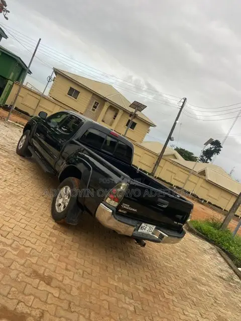 Toyota Tacoma 2010 Black