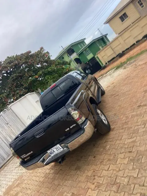 Toyota Tacoma 2010 Black