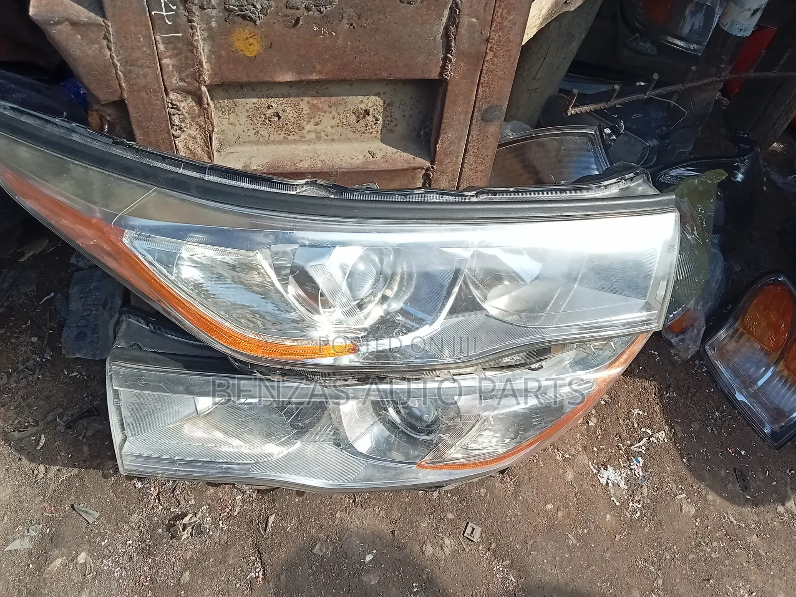 Toyota Highlander 2014 Headlight Replacement