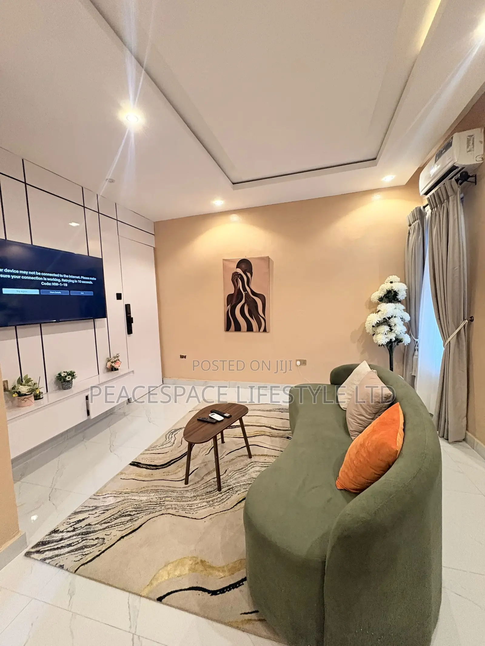 New Cozy 1-Bedroom With Balcony Yaba
