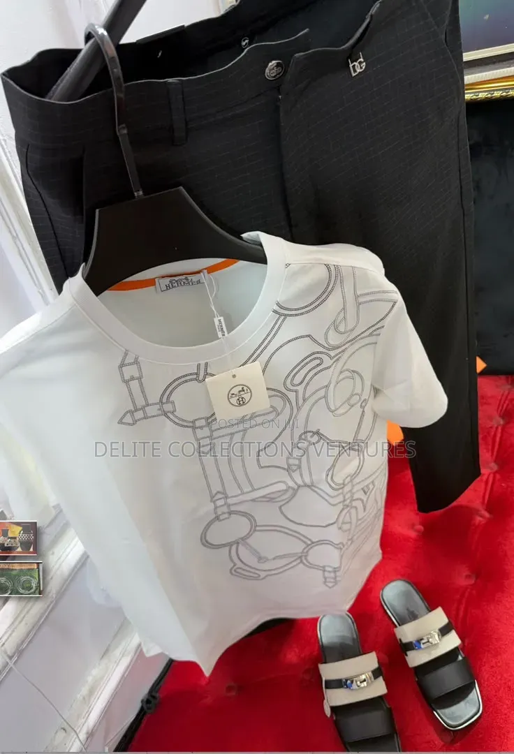 *Originalbrand New Hermes Fitted Tee Shirt Available Now in Store 