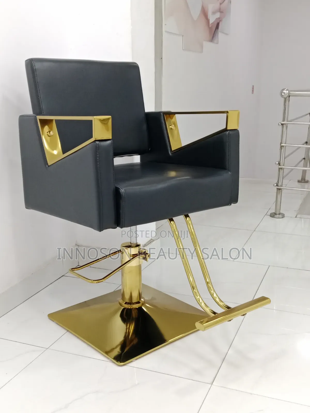 Salon Chair Gold