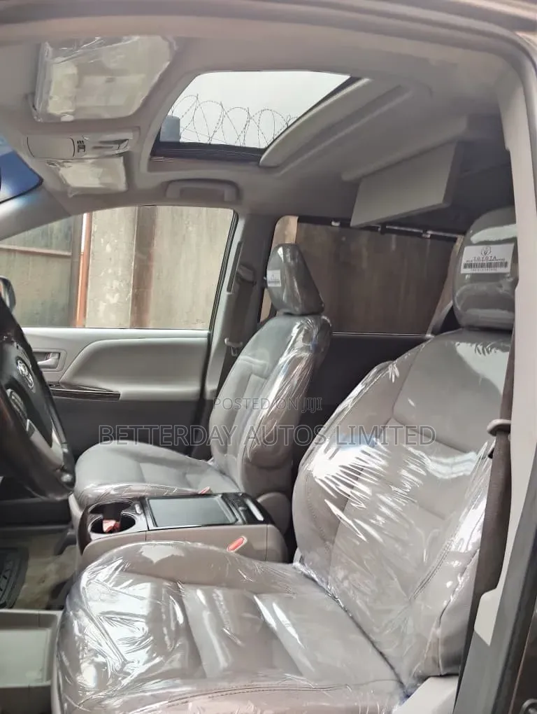 Toyota Sienna 2017 Gray