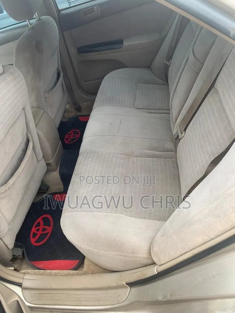 Toyota Camry 2005 Gold