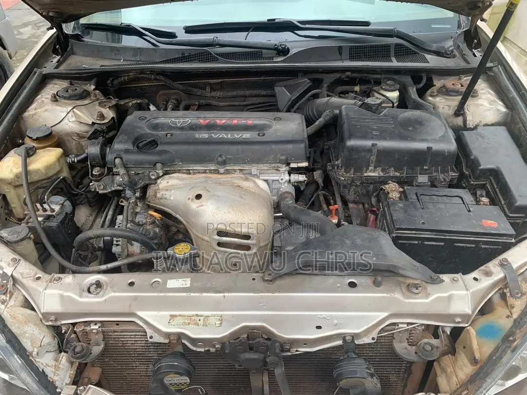 Toyota Camry 2005 Gold