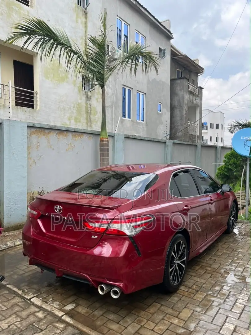 Toyota Camry SE FWD (2.5L 4cyl 8AM) 2018 Red