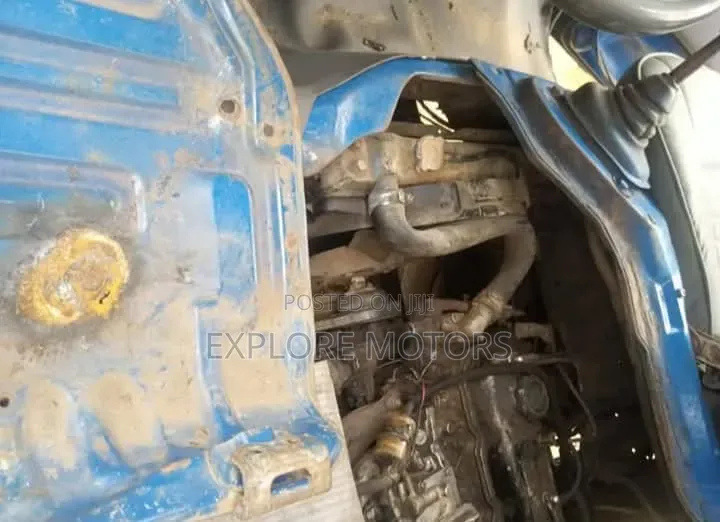 Toyota Dyna 2000 Blue