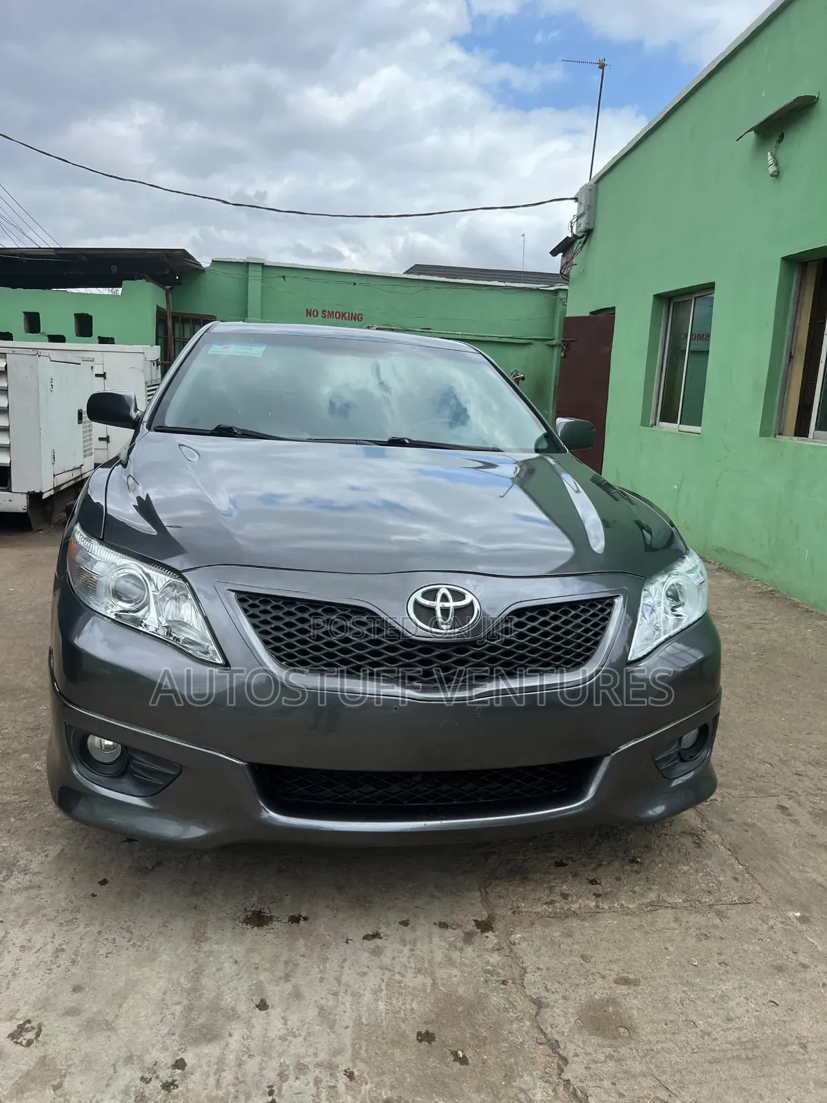 Toyota Camry SE V6 4dr Sedan (3.5L 6cyl 6AM) 2010 Gray