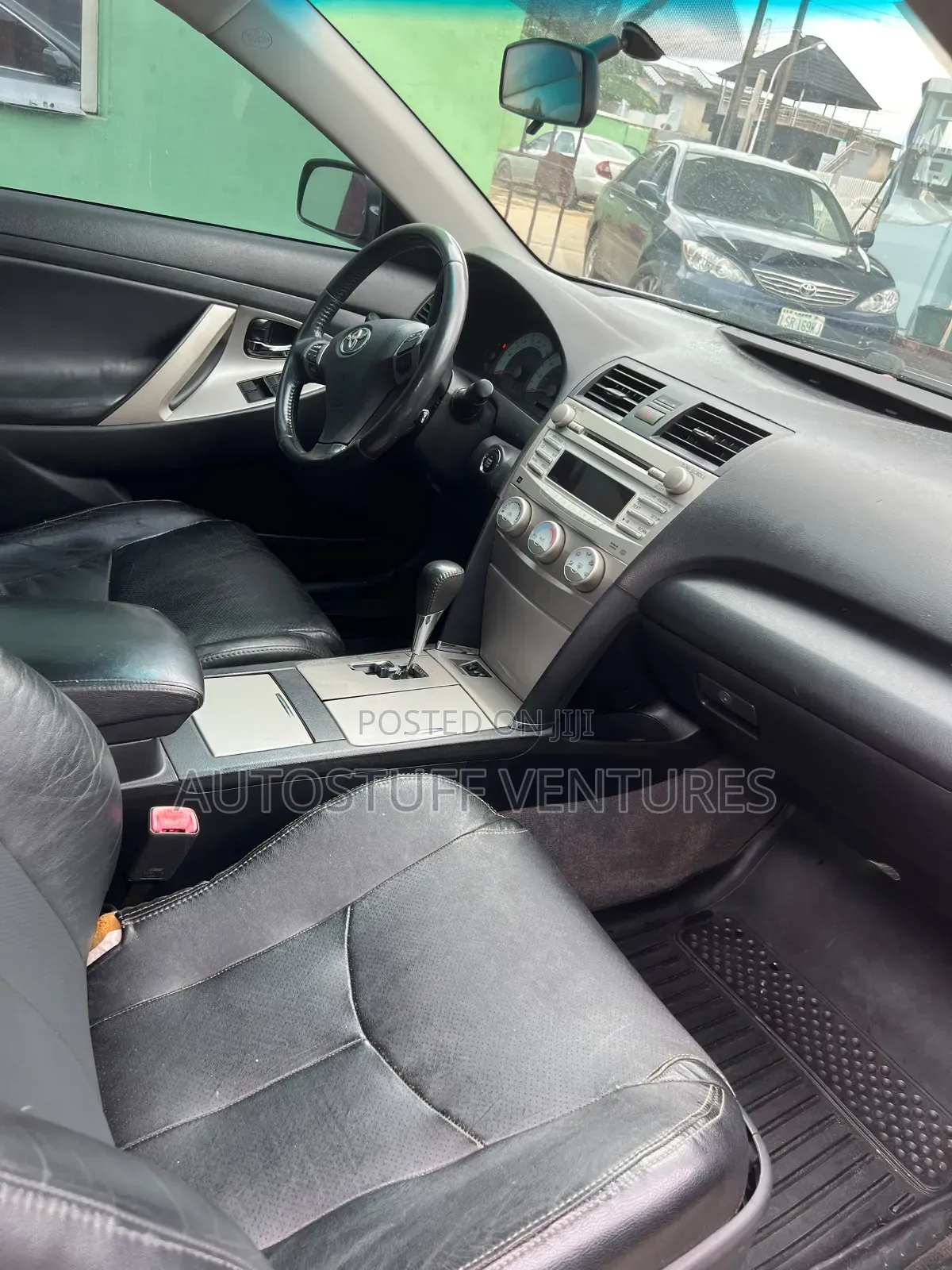 Toyota Camry SE V6 4dr Sedan (3.5L 6cyl 6AM) 2010 Gray