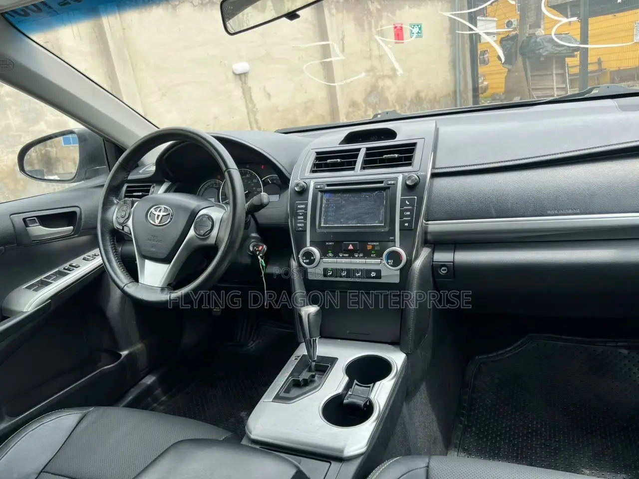 Toyota Camry SE 4dr Sedan (2.5L 4cyl 6A) 2012 Gray