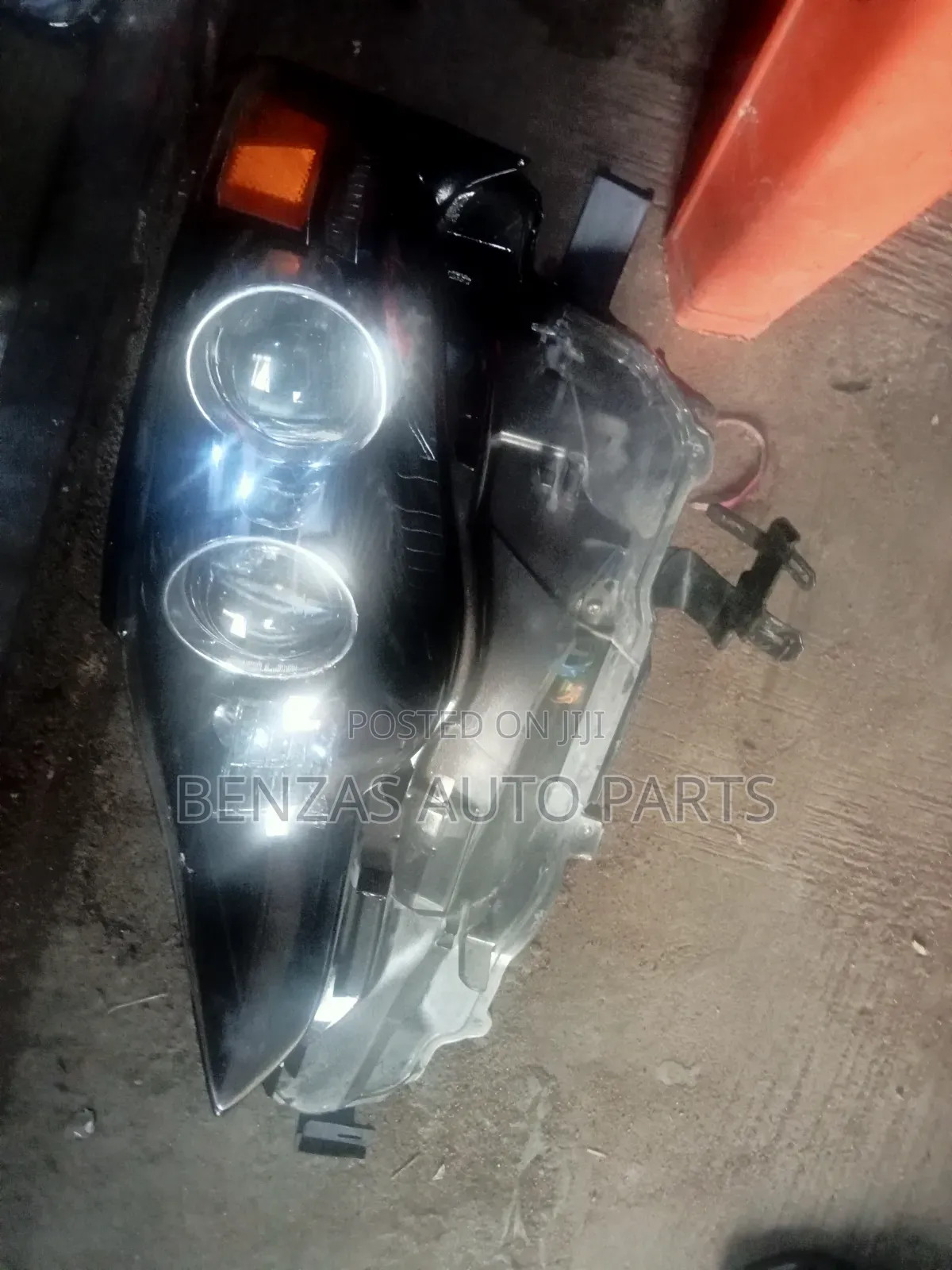 Nissan Titan 2009 Headlight Replacement