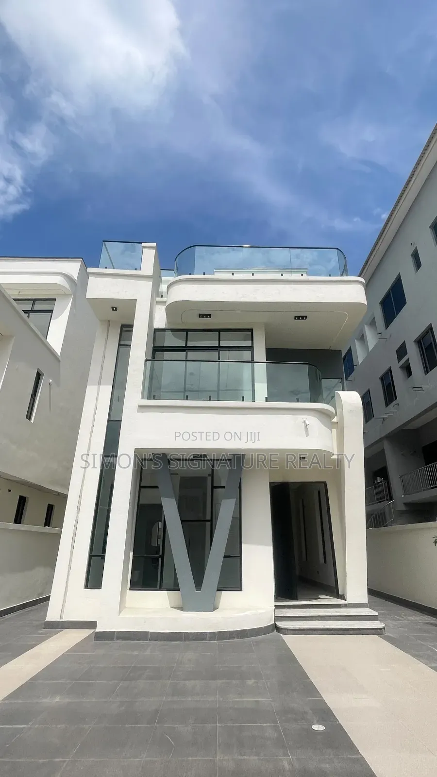 5bdrm Duplex in Lekki Phase 1 for sale