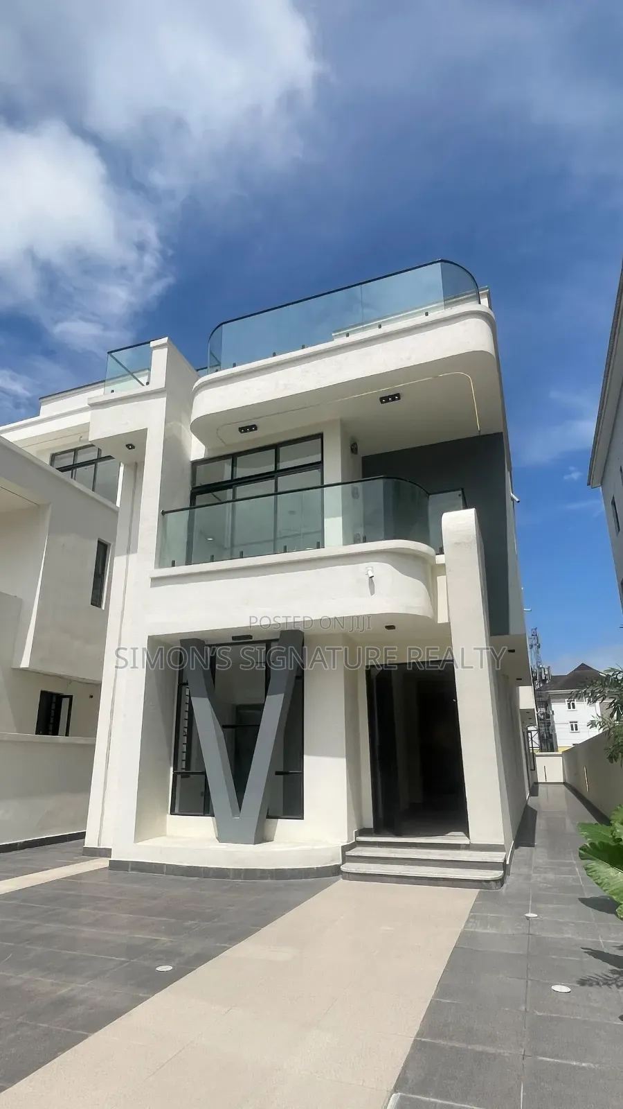 5bdrm Duplex in Lekki Phase 1 for sale
