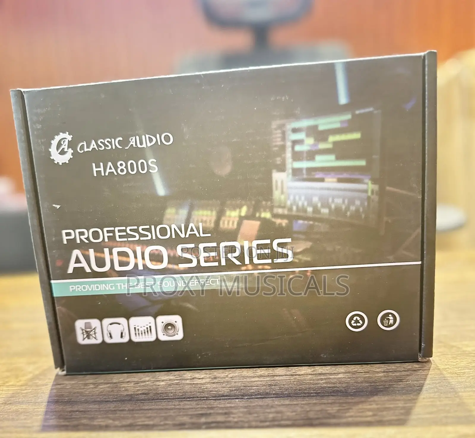  Classic Audio 8-Channel Professional Headphone Amplifier