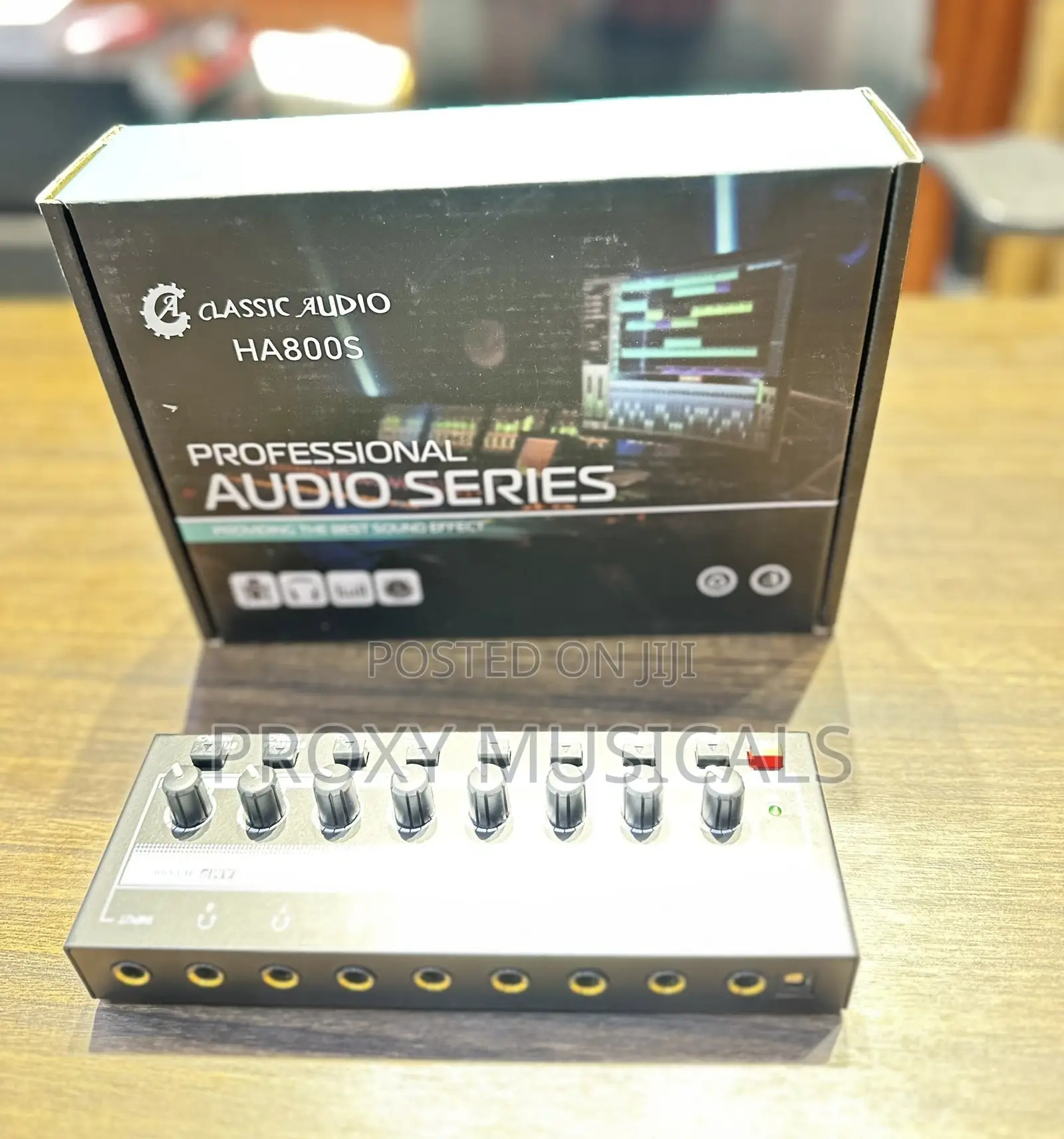 Ha800s 8-Channel Headphone Amplifier