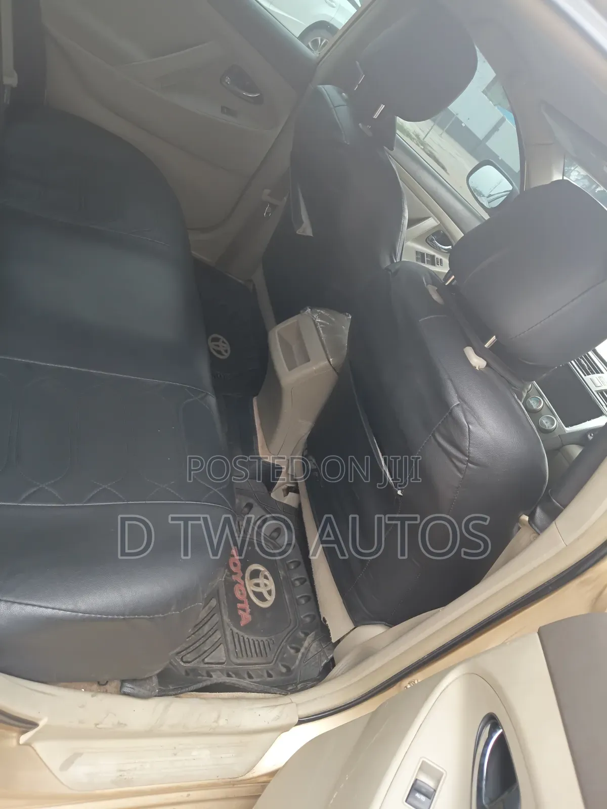 Toyota Camry 2010 Gold