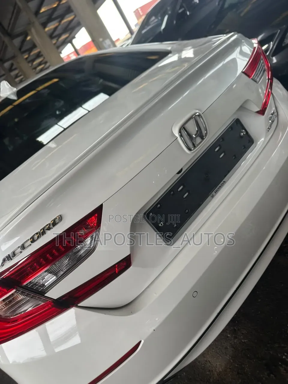 Honda Accord Touring 2.0T 2018 White
