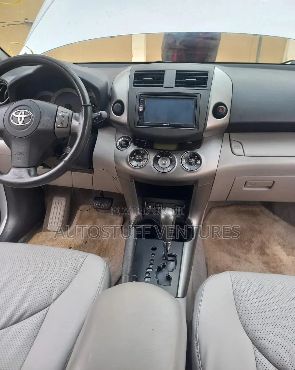 Toyota RAV4 Limited V6 4x4 2009 Silver