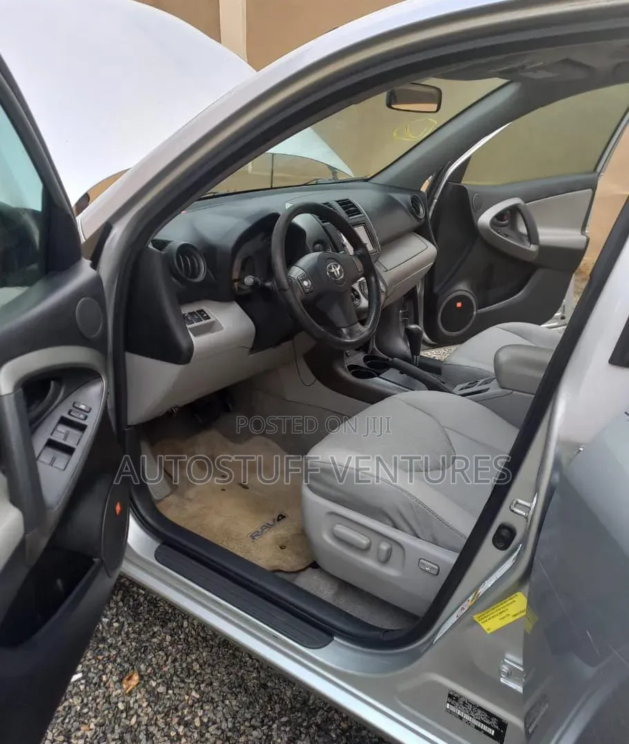 Toyota RAV4 Limited V6 4x4 2009 Silver