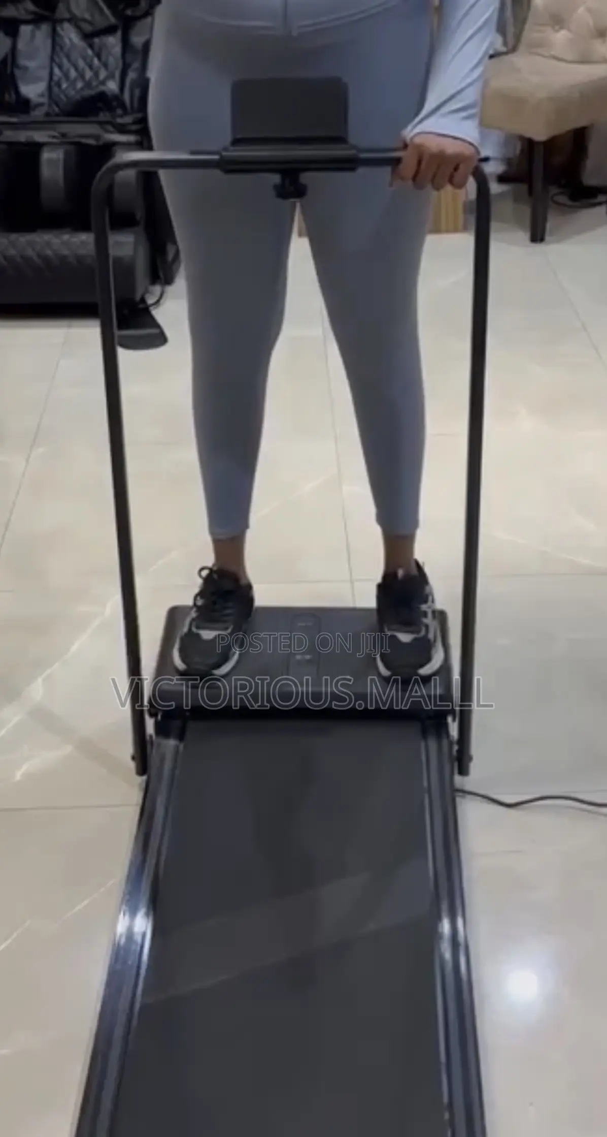 KW916 Running/ Walking Treadmill With Built in Vibration Machine
