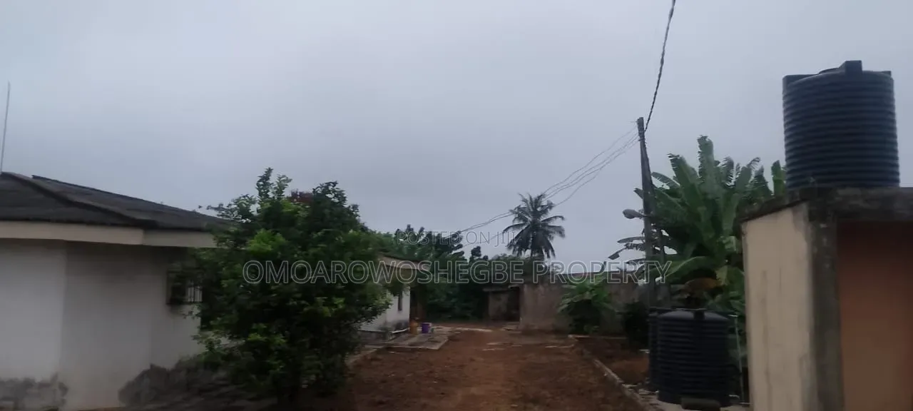 Furnished 4bdrm Bungalow in Ijapo Estate, Akure for sale