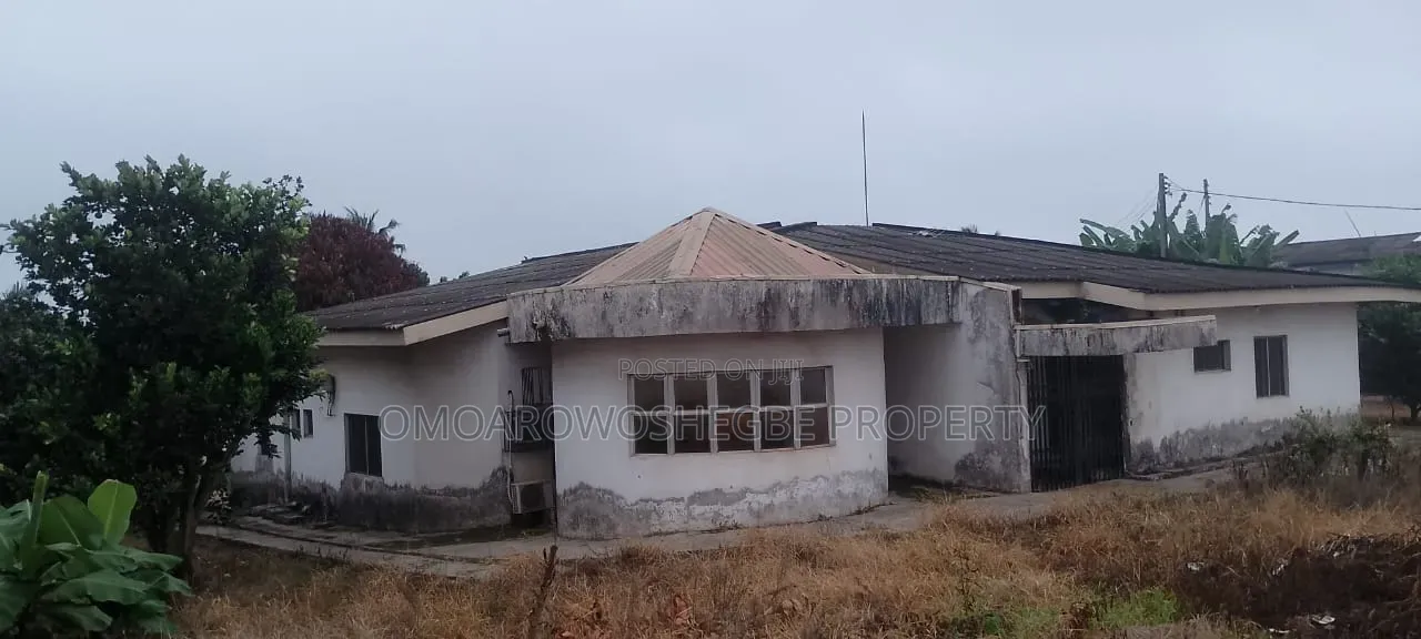 Furnished 4bdrm Bungalow in Ijapo Estate, Akure for sale