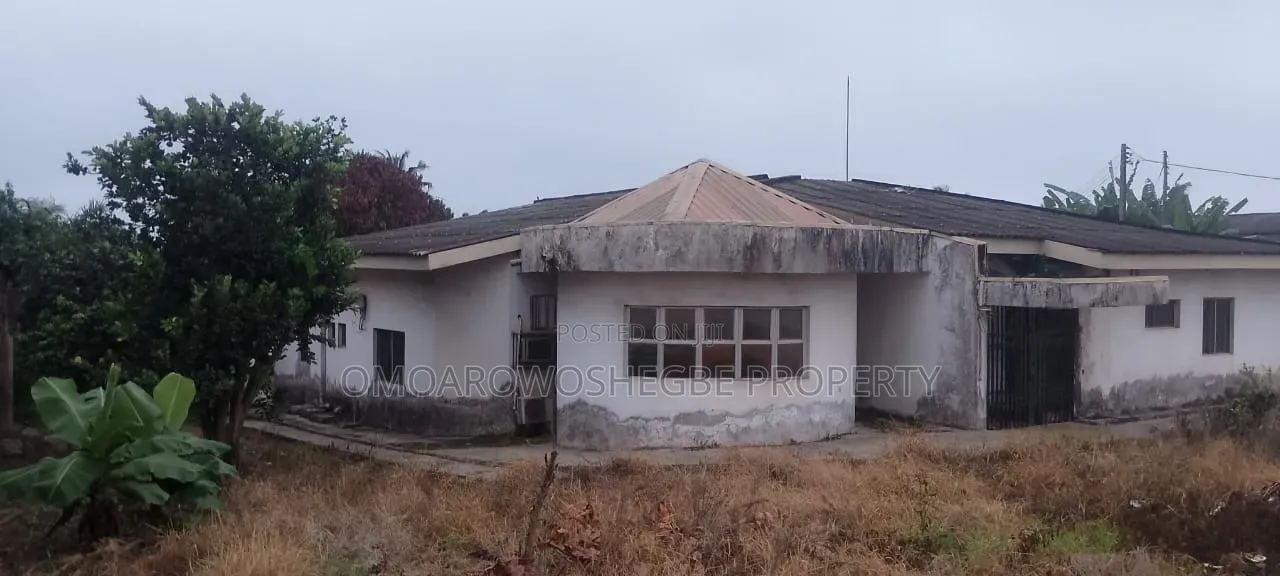 Furnished 4bdrm Bungalow in Ijapo Estate, Akure for sale