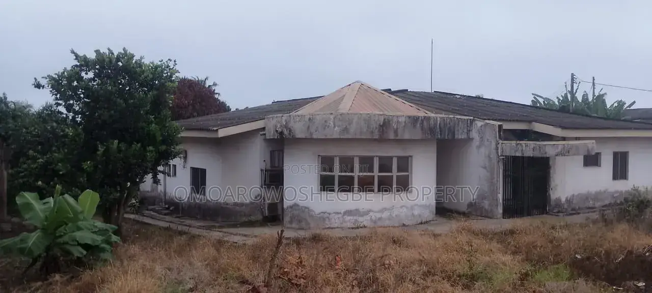 Furnished 4bdrm Bungalow in Ijapo Estate, Akure for sale
