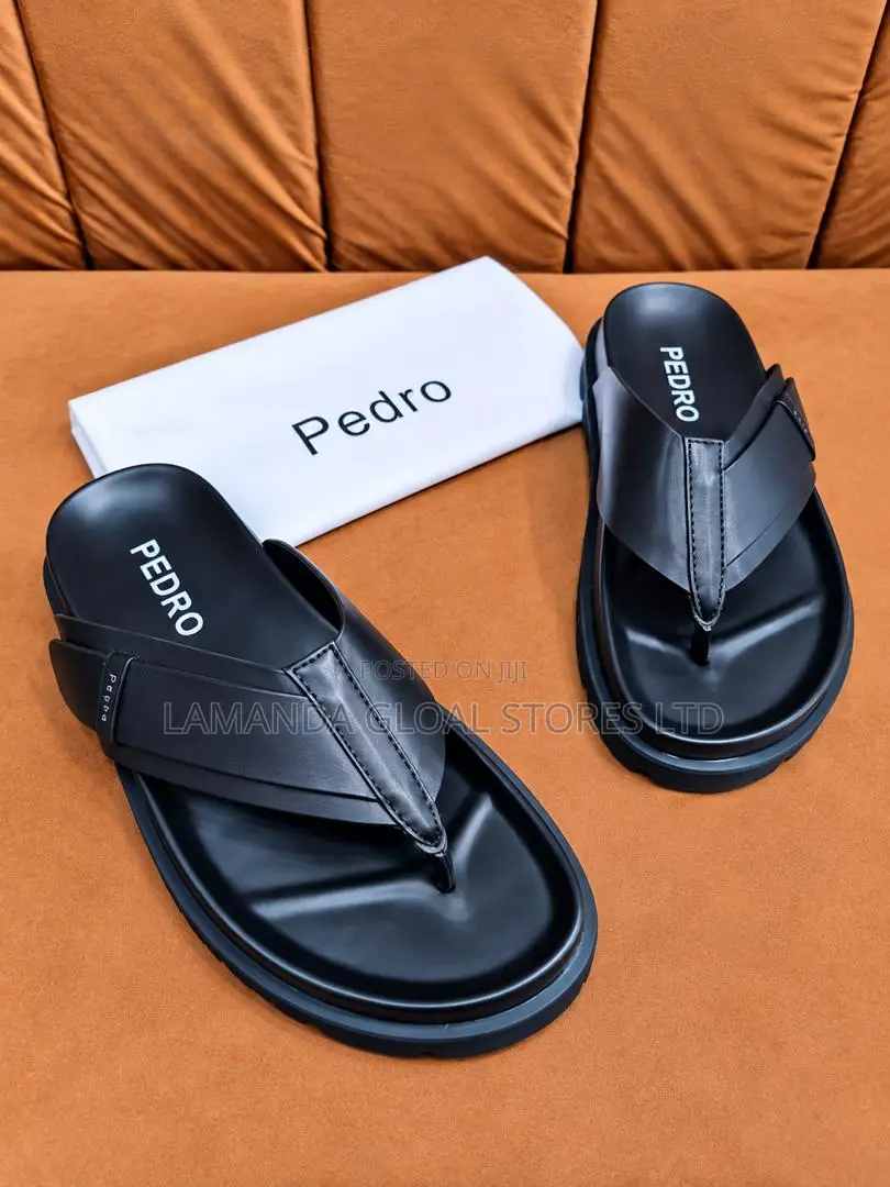 Pedro Leather Thong Sandals in Black