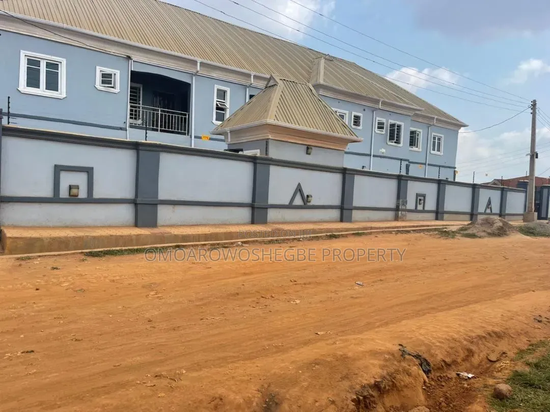 Furnished 2bdrm Block of Flats in Orita Obele Estate, Akure for sale