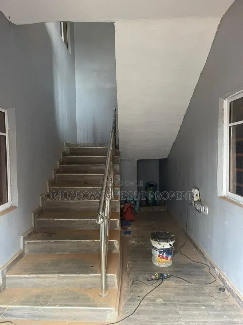 Furnished 2bdrm Block of Flats in Orita Obele Estate, Akure for sale