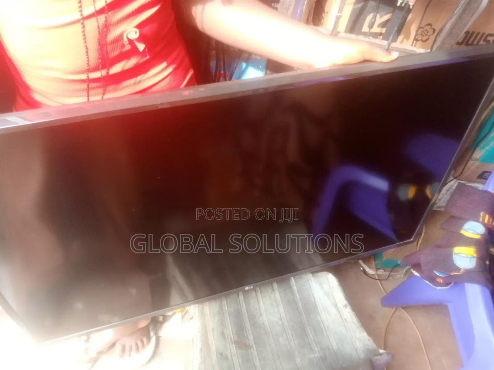 43" LG Smart TV