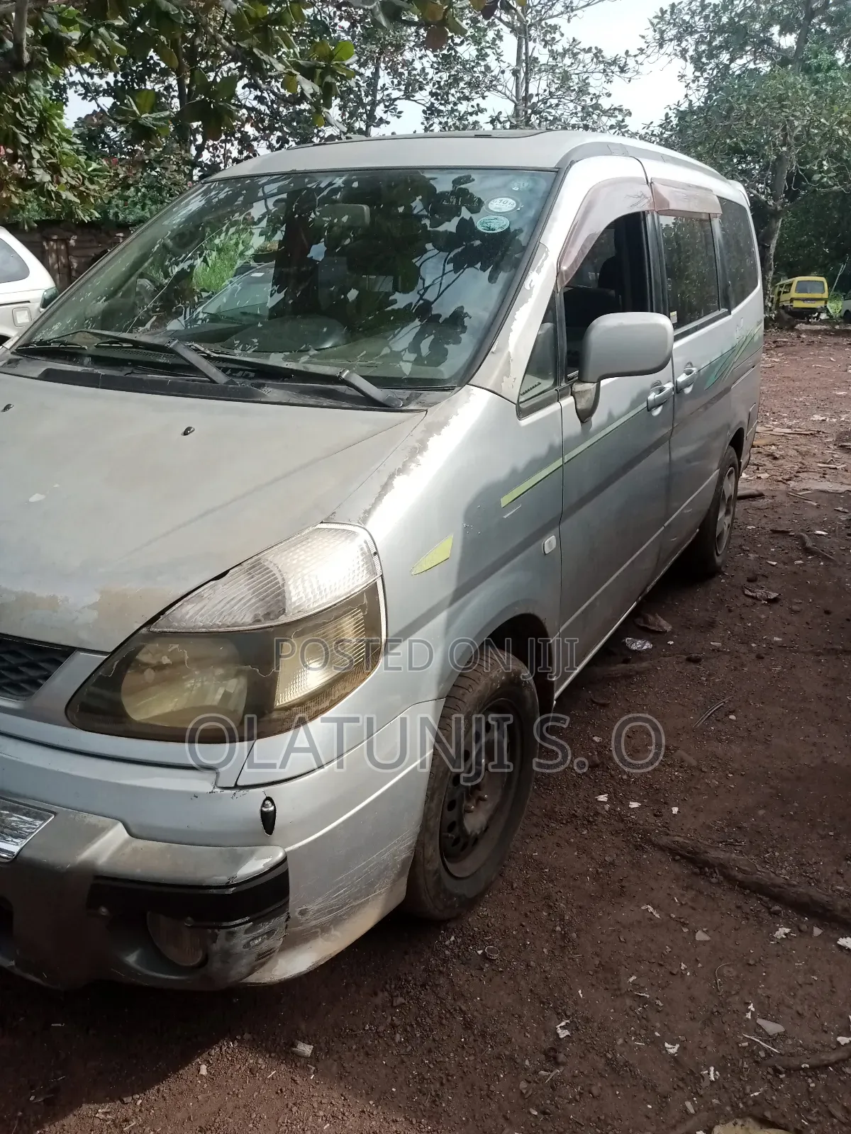 Nissan Serena 2001 Silver