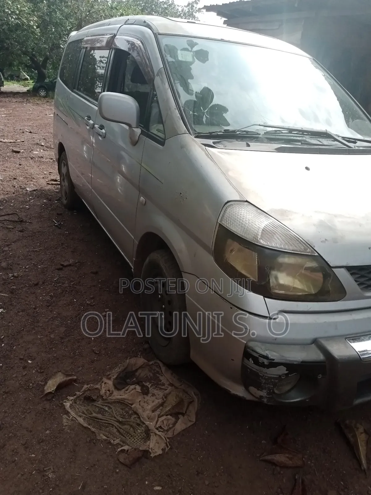 Nissan Serena 2001 Silver