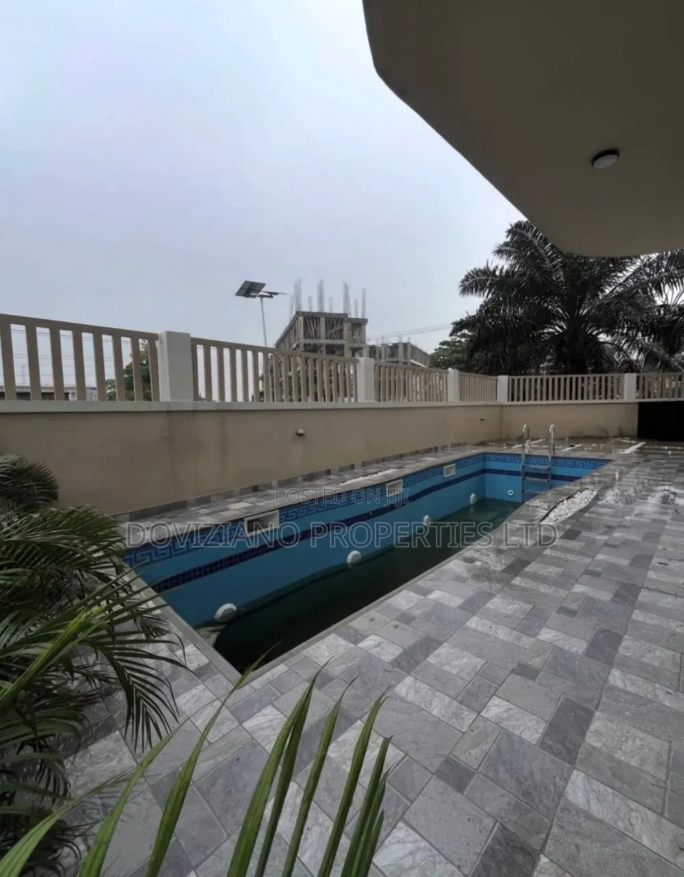 3bdrm Apartment in Lekki Phase 1 for sale